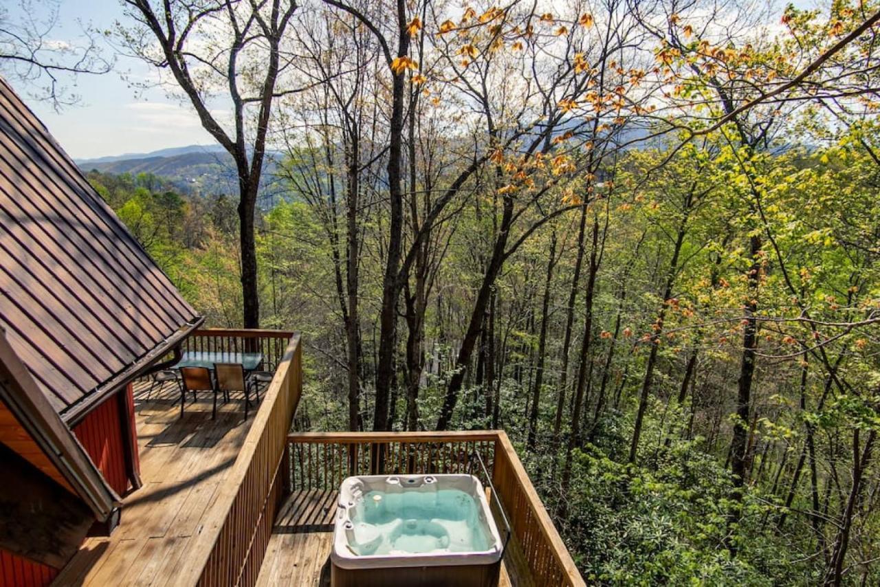 Bear View Chalet With Hot Tub And Near Ober Gatlinburg Exteriör bild