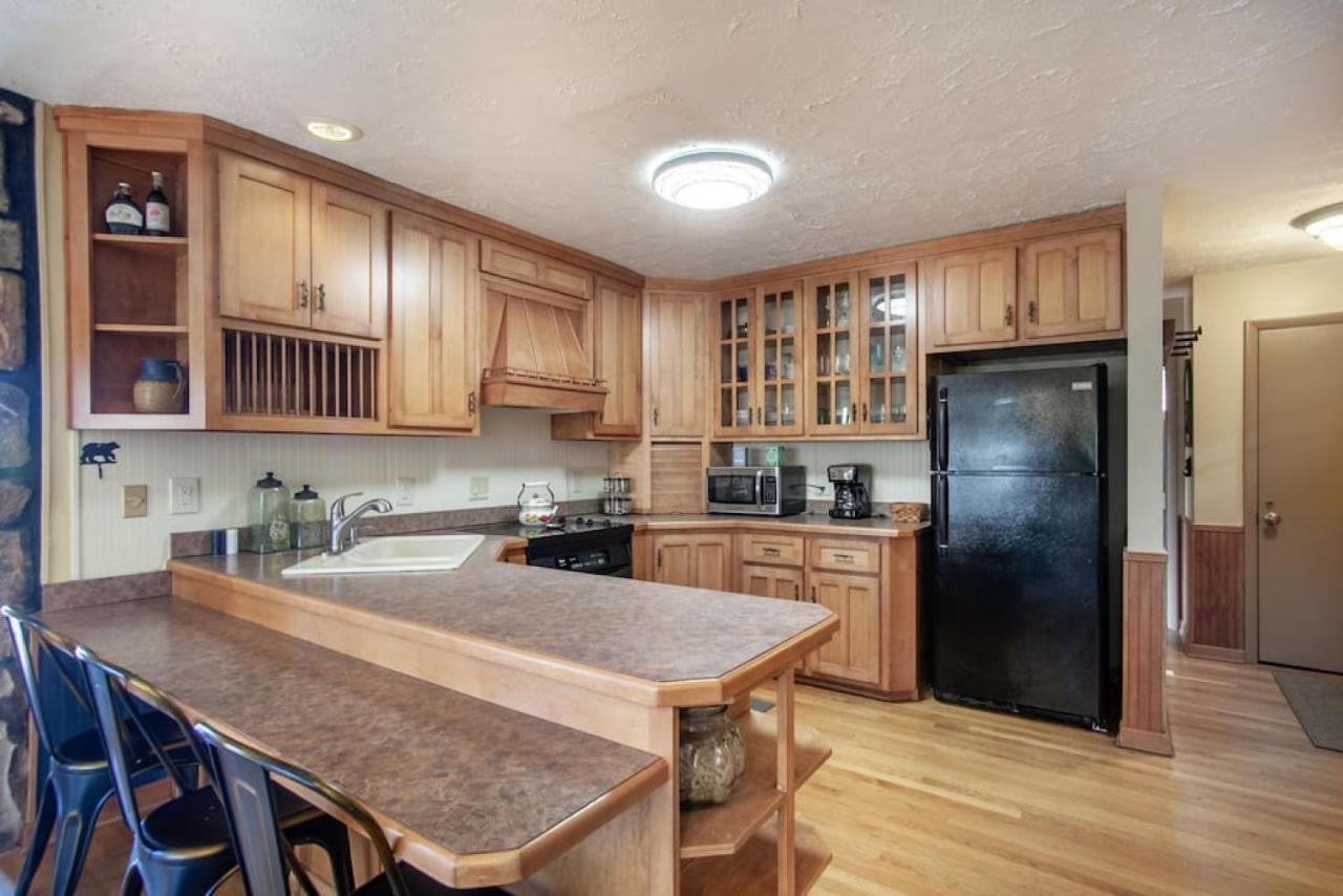 Bear View Chalet With Hot Tub And Near Ober Gatlinburg Exteriör bild