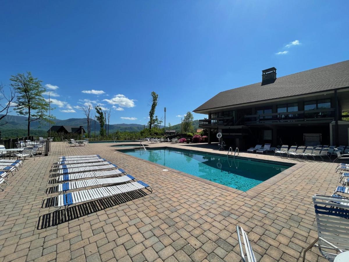 Bear View Chalet With Hot Tub And Near Ober Gatlinburg Exteriör bild