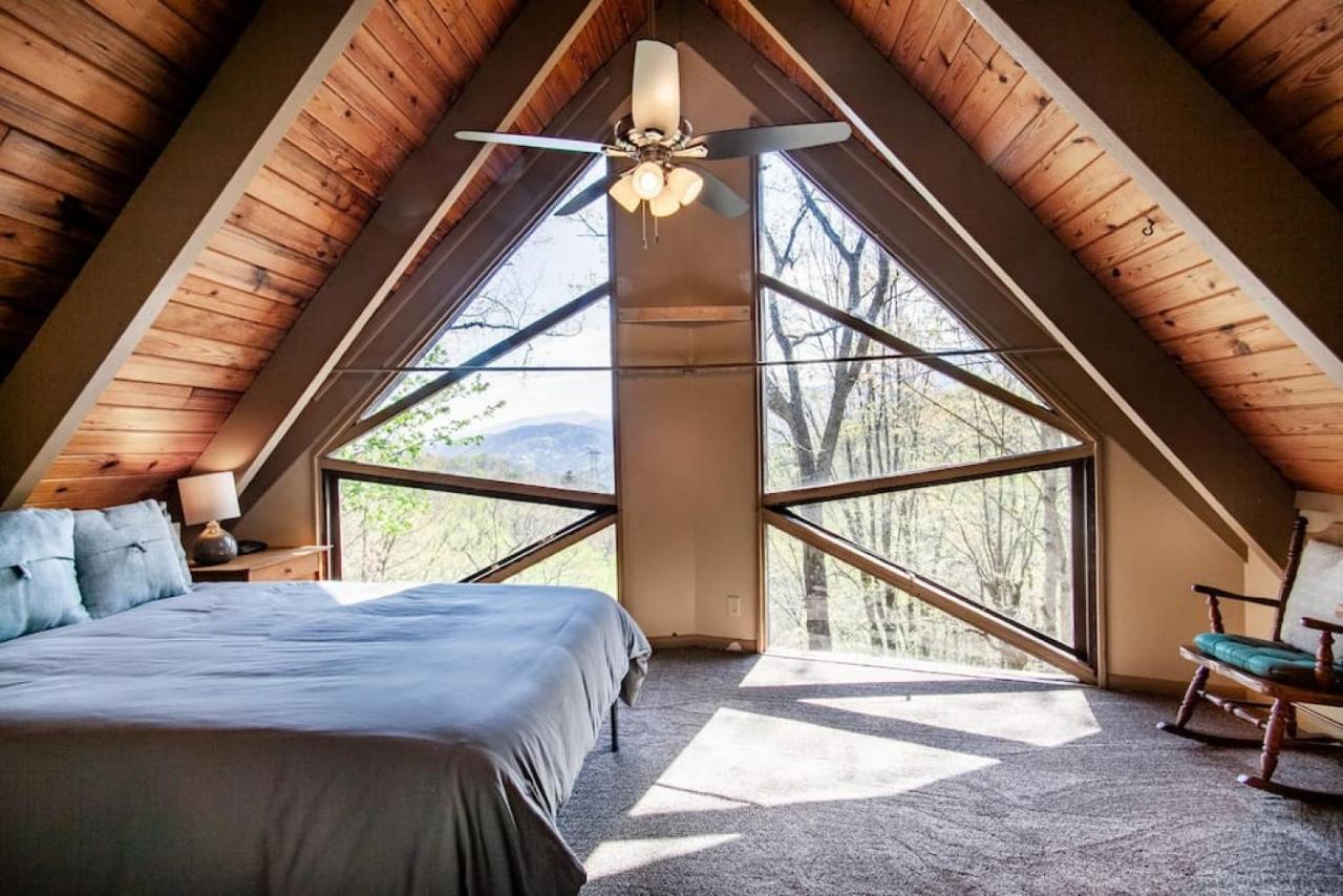 Bear View Chalet With Hot Tub And Near Ober Gatlinburg Exteriör bild